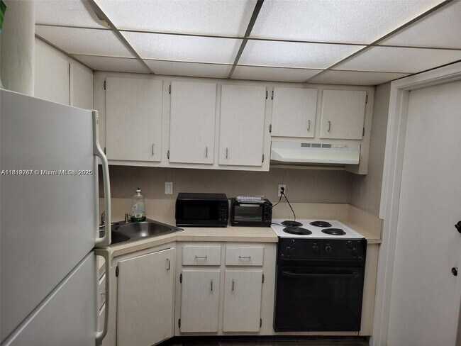 Foto del edificio - 4200 NW 3rd Ct