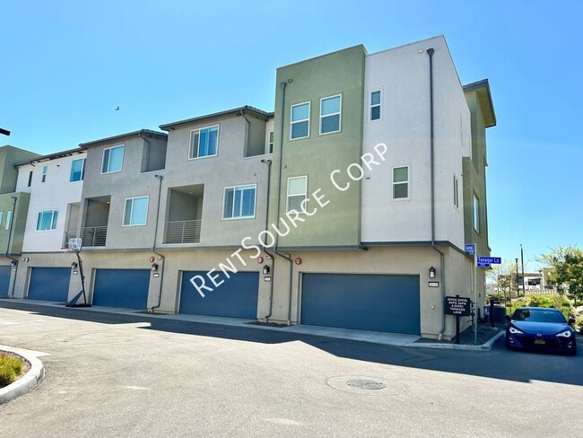 Building Photo - 26916 Tanager Ln