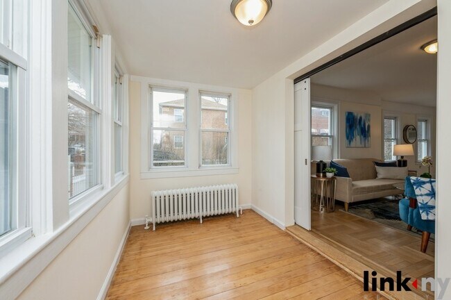 Building Photo - 415 Quincy Ave