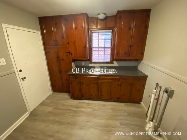 Foto del edificio - 3158 Hoskins Rd