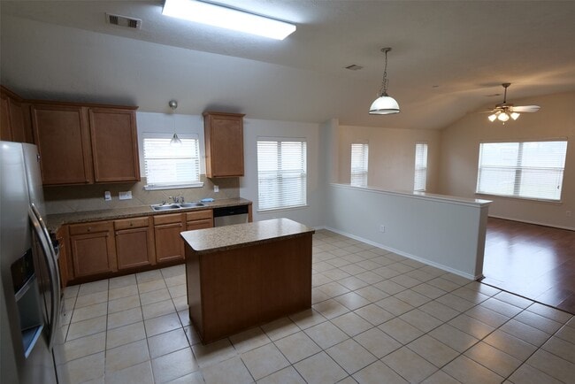 Building Photo - 24622 Colonial Maple Dr