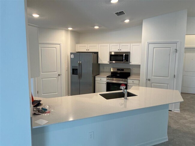 Foto del edificio - 225 Lawson Ave