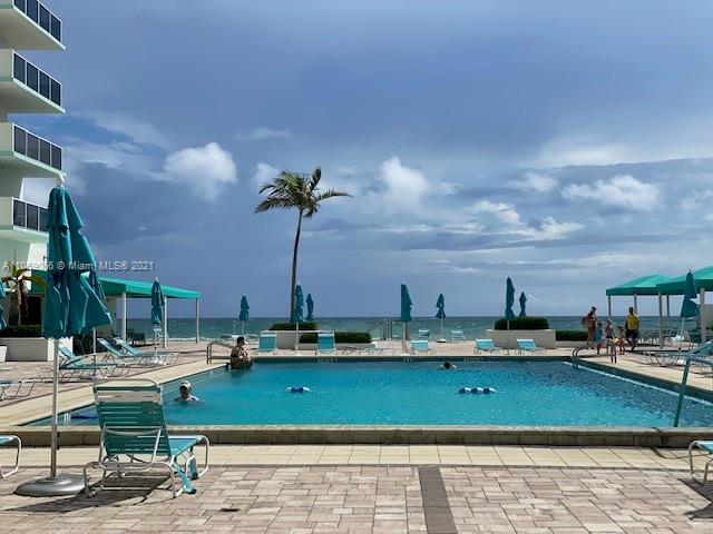 Building Photo - 3725 S Ocean Dr