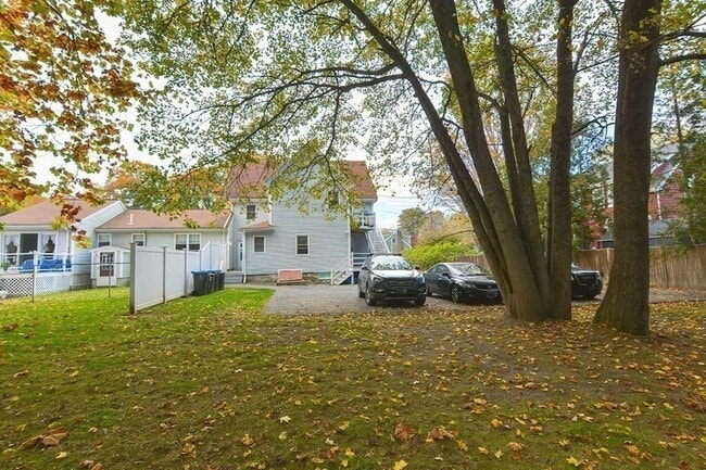 Building Photo - 36 Cottage St