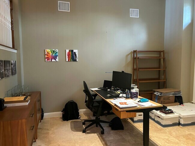 Foto del edificio - 7306 Ellaview Ln