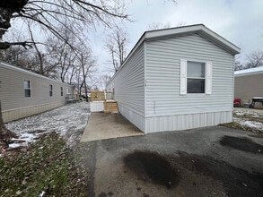 Building Photo - 54 Locust St