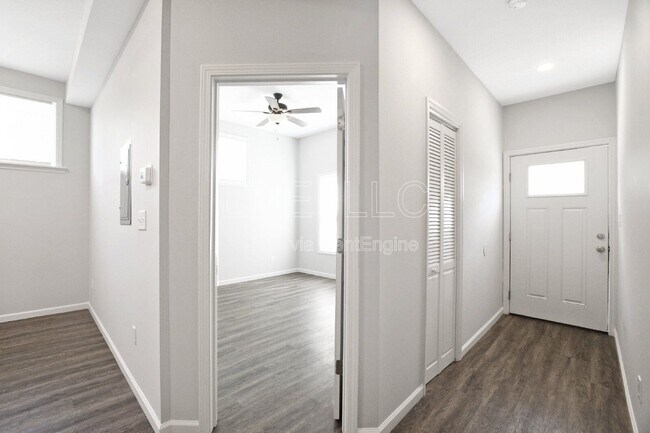Foto del edificio - 1272 S Clay St