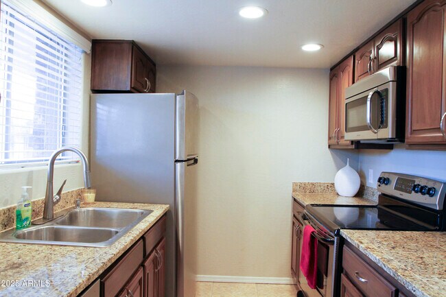 Building Photo - 4701 N 68th St