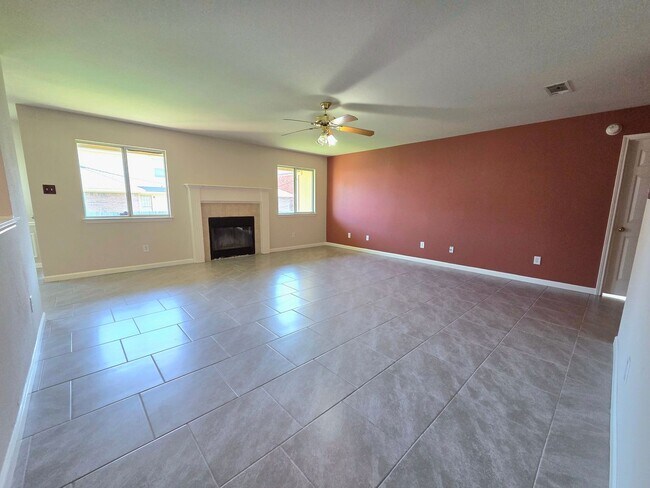 Foto del edificio - BEAUTIFUL AND SPACIOUS HOME