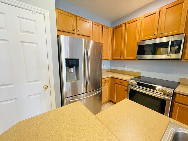 Building Photo - Modern 3BR/2.5BA Home in Sanford with HOA Lawn Care & Pet-Friendly Living