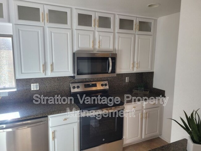 Building Photo - 15095 W Windrose Dr