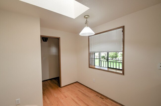 Foto del edificio - Rent 3 bed property for $2750 per month