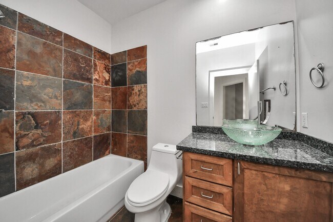 Foto del edificio - 2911 Chartres St