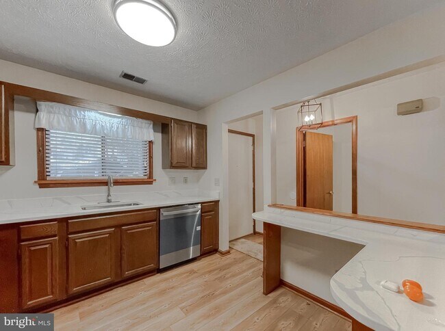 Building Photo - 44664 Willow Oak Ct