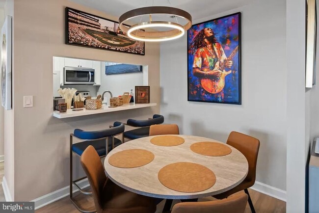 Building Photo - 100 Harborview Dr