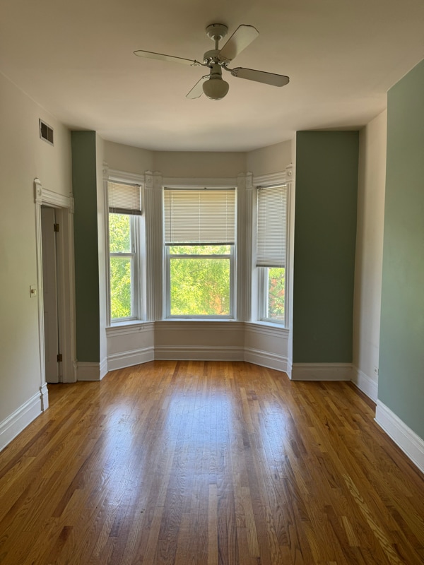 Building Photo - 1456 N Maplewood Ave