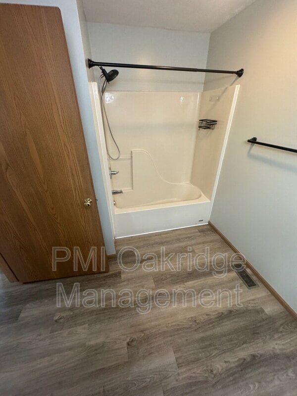 Building Photo - 763 Campbell Rd