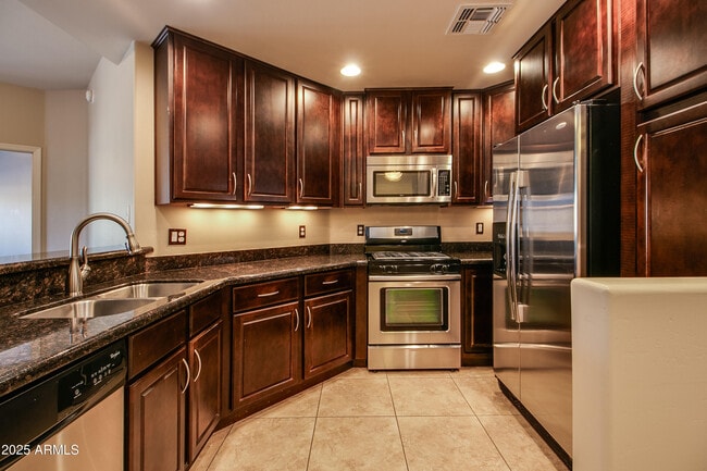 Building Photo - 5350 E Deer Valley Dr