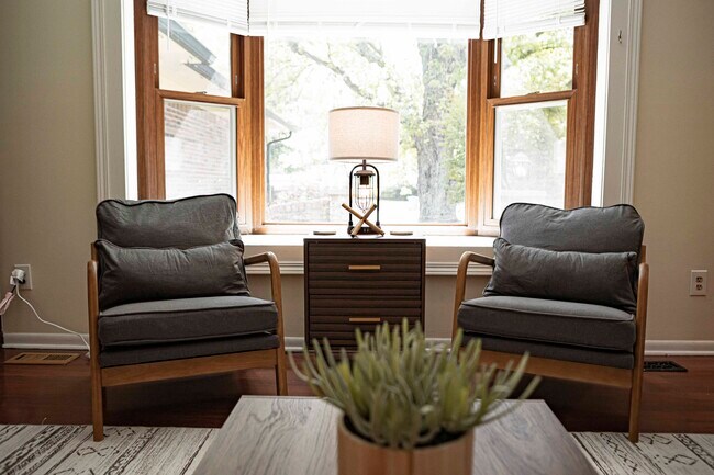 Foto del edificio - 3217 Dogwood Ln