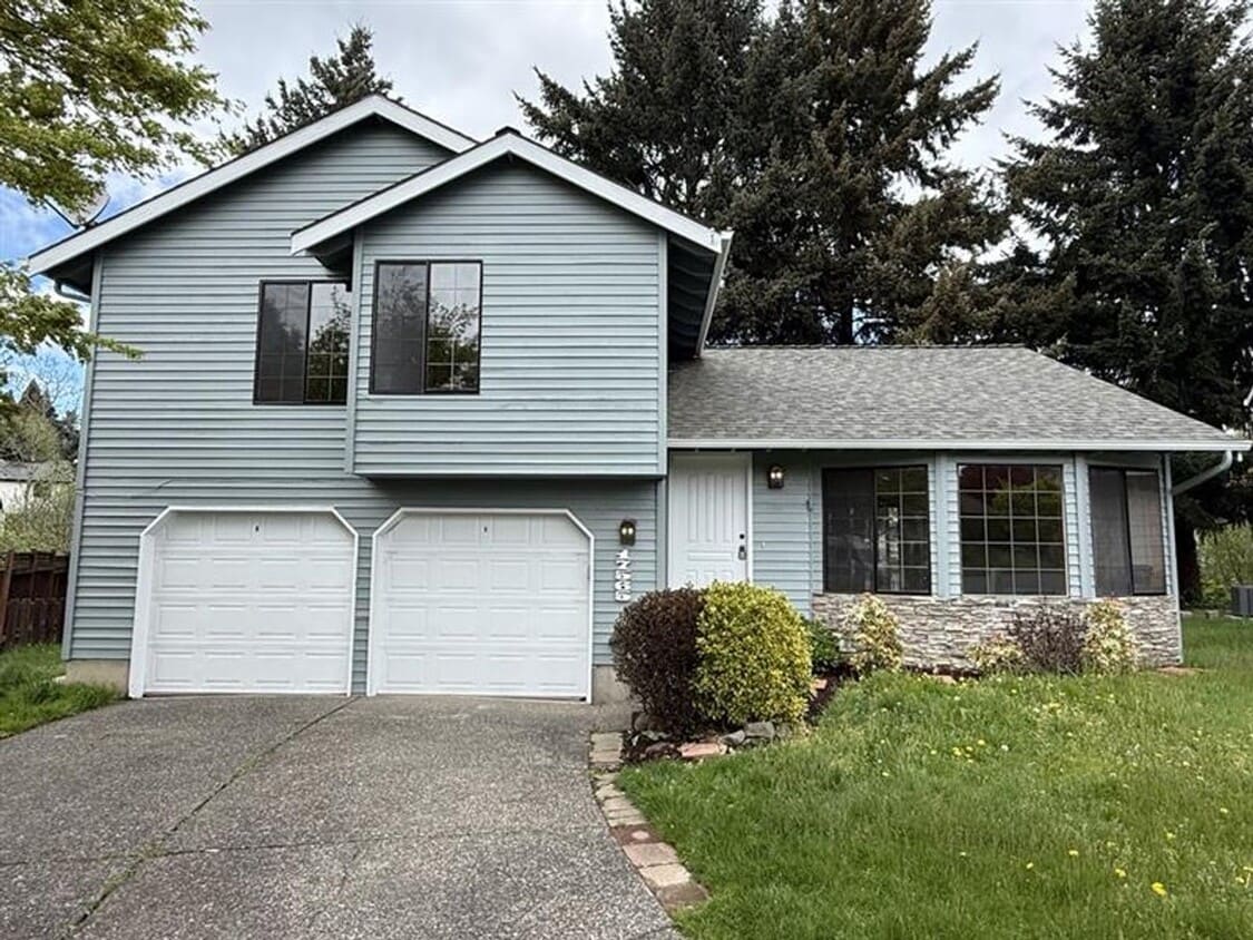 Photo - 17565 NW Woodmere Court ~ Spacious 2-Story home