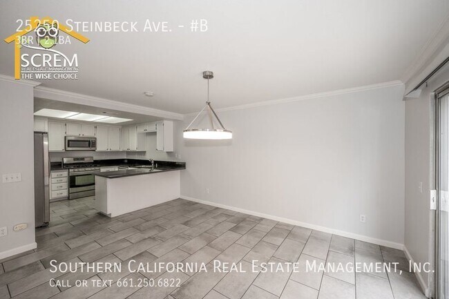 Building Photo - Three Bedroom Townhome in Stevenson Ranch
