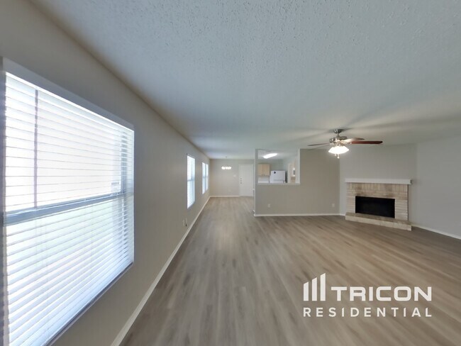 Building Photo - 537 Linacre Dr