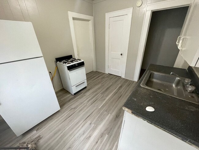 Building Photo - 1 bedroom, 1 bath