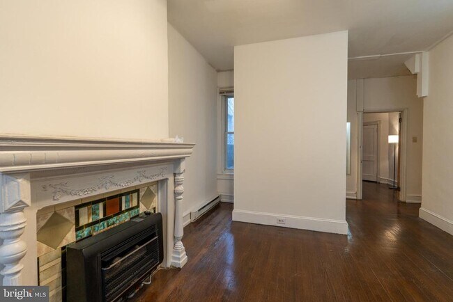 Building Photo - 2127 Morris St