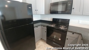 Foto del edificio - 6926 Crestway Rd