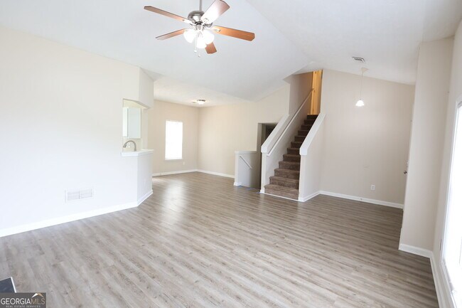 Building Photo - 3044 Lake Park Trail
