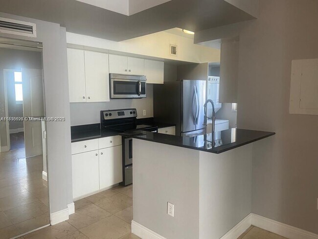 Foto del edificio - 5085 NW 7th St