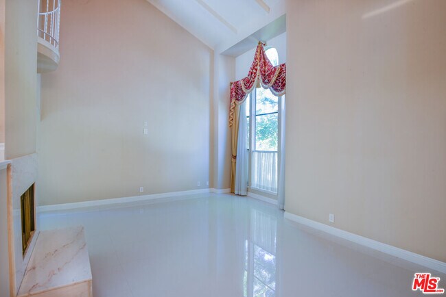 Building Photo - 3119 Hutton Dr