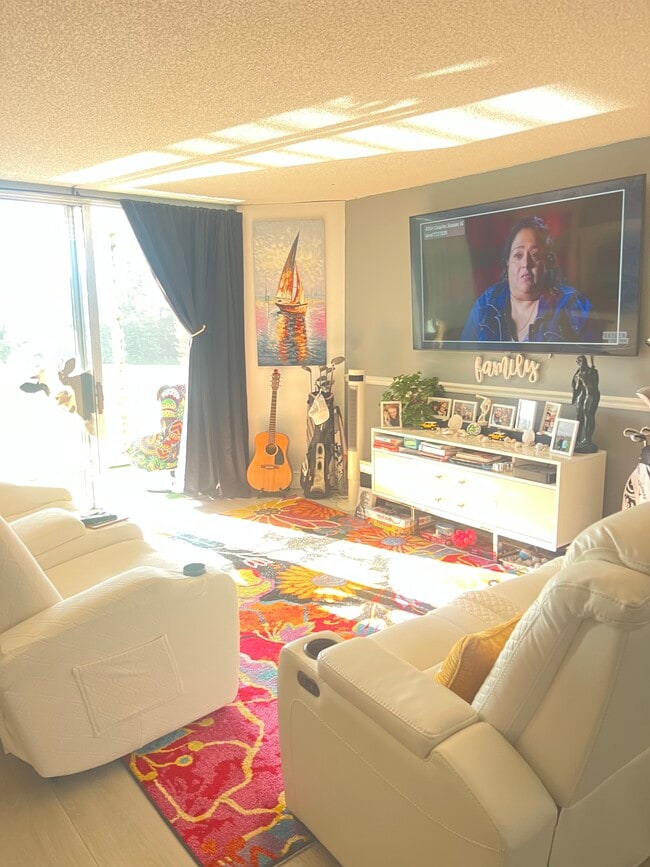 Photo - 3465 Via Poinciana Apartment