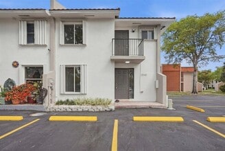 Building Photo - 3940 NW 76th Terrace