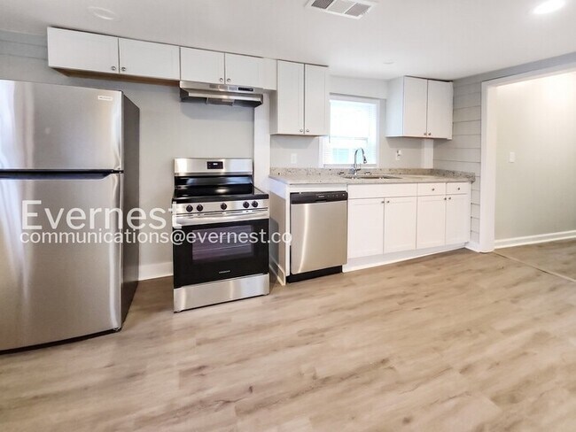 Foto del edificio - 206 Harwell Rd NW