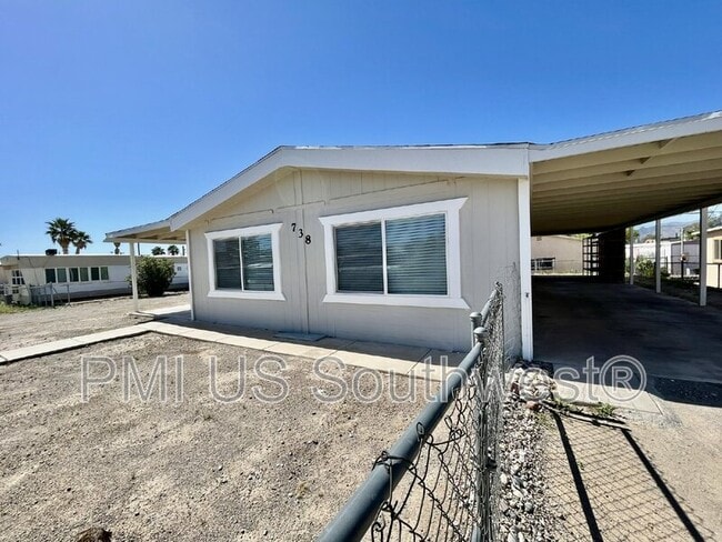 Building Photo - 738 Swan Dr
