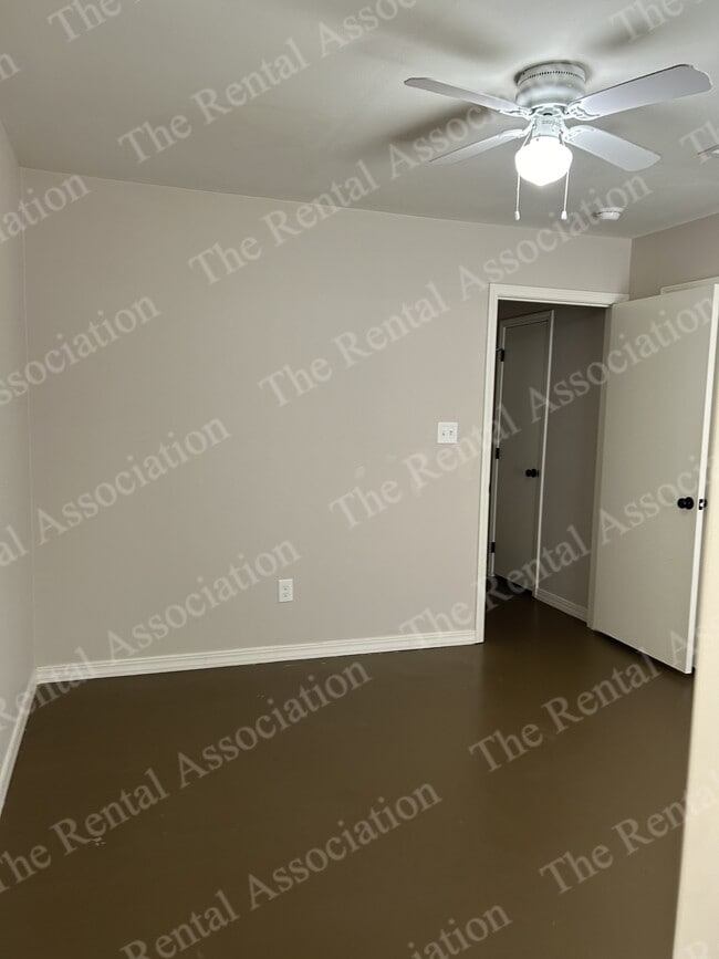 Foto del edificio - 185 Brownlee Rd