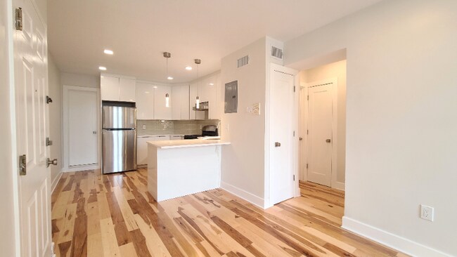 Building Photo - 6405 Boulevard E