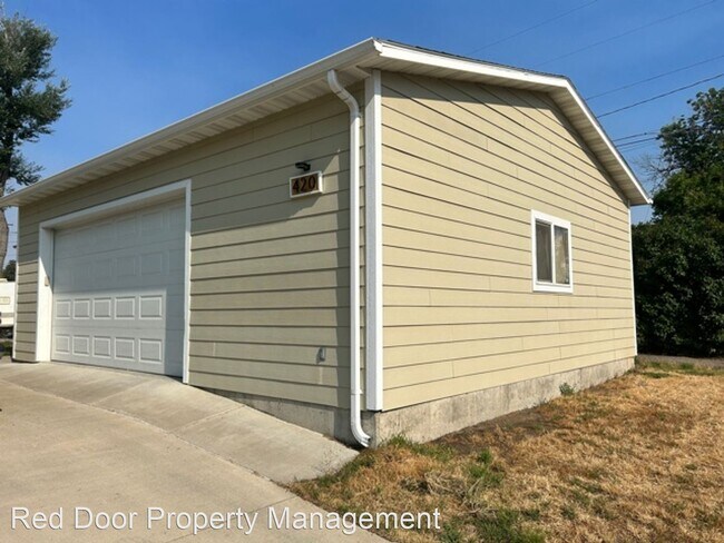 Building Photo - 3 br, 2 bath House - 420 26th St S