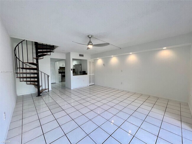 Building Photo - 2 br, 2.5 bath House - 3234 W Trade Ave # I4