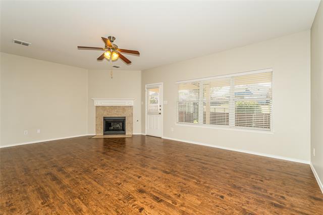 Foto del edificio - 15641 Landing Creek Ln