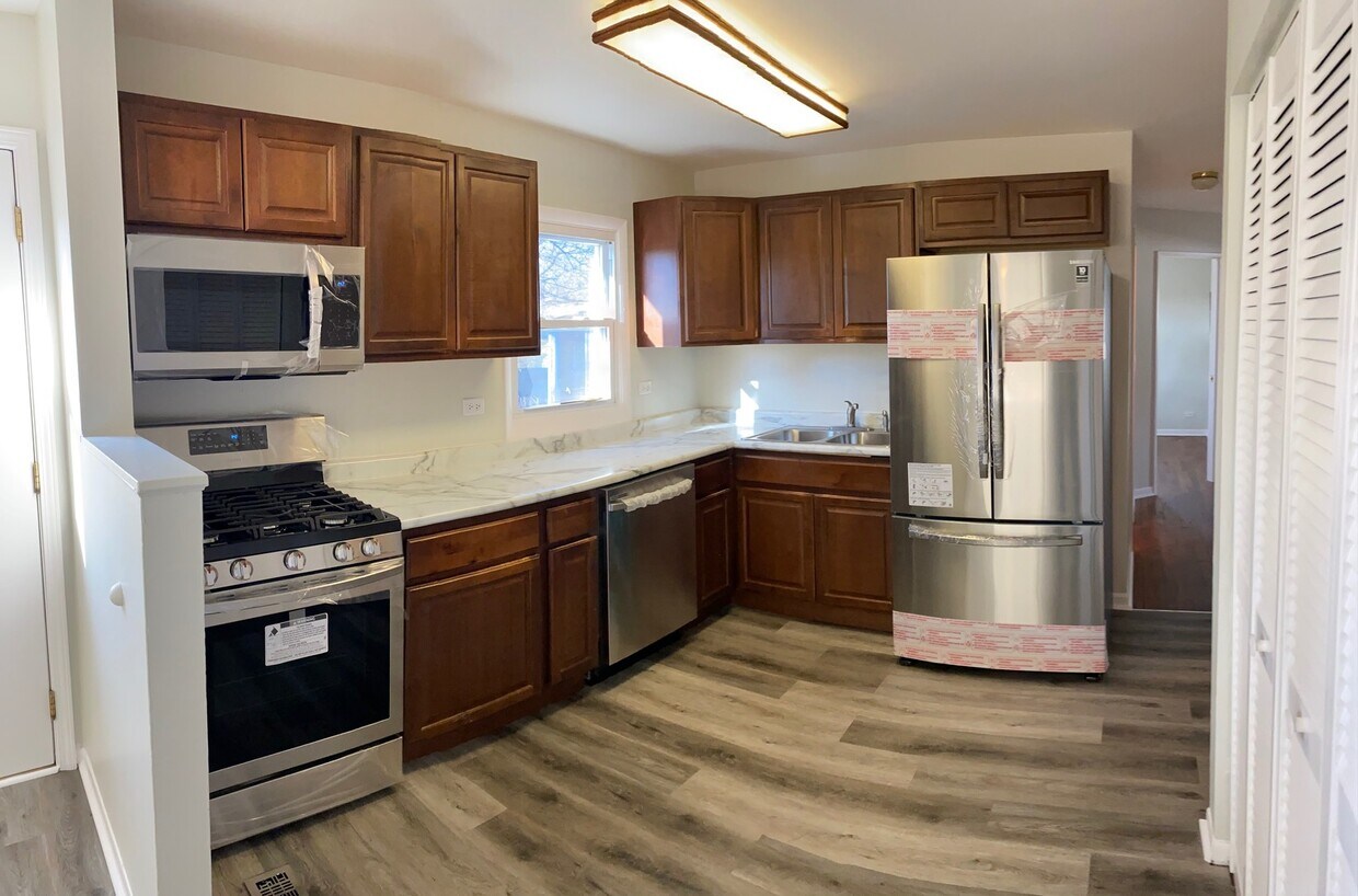 Foto principal - 1535 Charles Dr