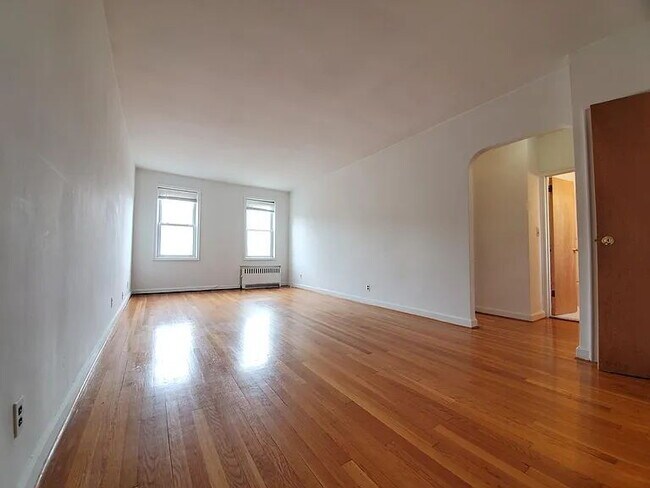Foto del edificio - 1110A Lydig Ave