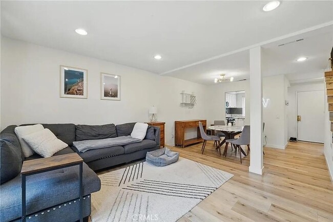 Foto del edificio - 14861 Mulberry Dr