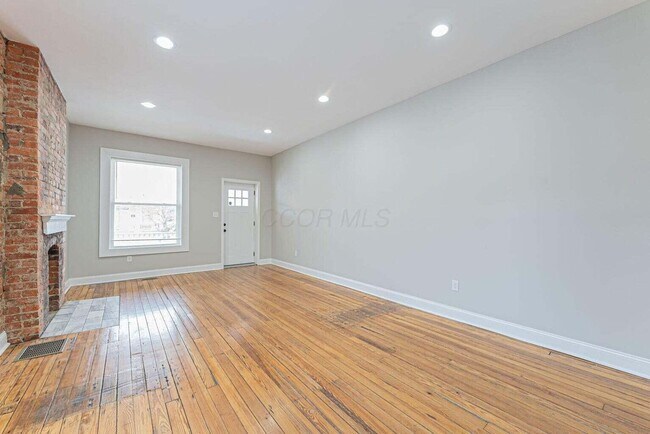 Foto del edificio - 429 Wilson Ave