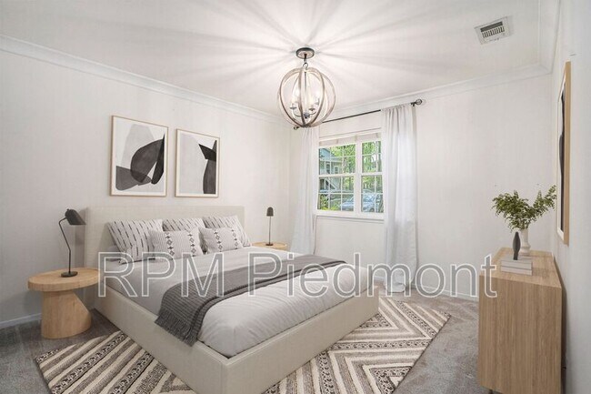 Foto del edificio - 6820 Glenridge Dr