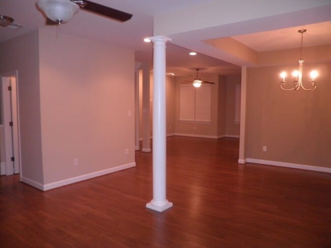 Building Photo - 951 Hollymeade Cir