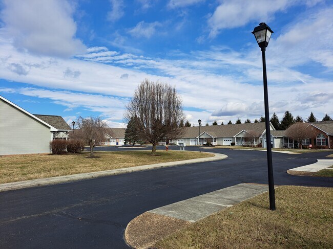 Foto del edificio - 216 Wheatland Ct NE
