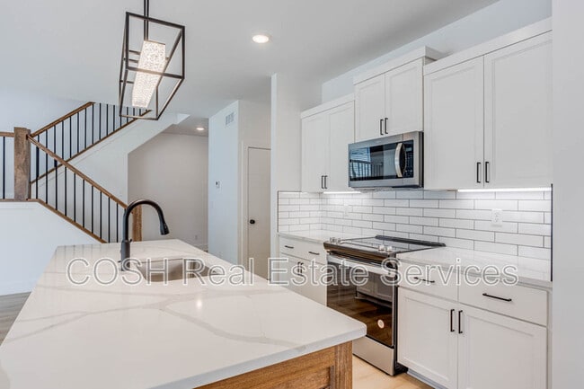 Building Photo - 8423 W 37th Ct N