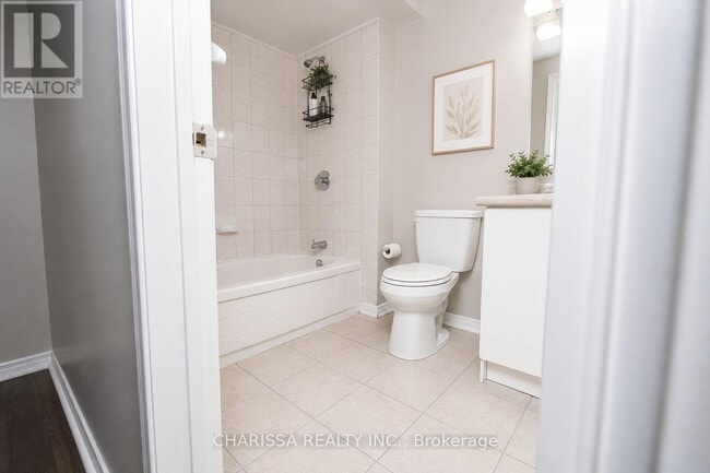 Building Photo - 2872 Gardenview Crescent